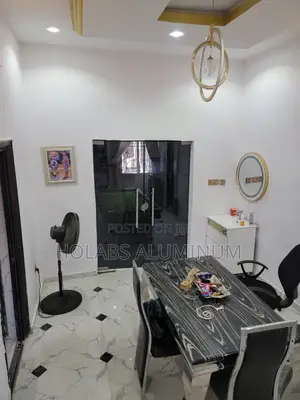 Swing Door Black