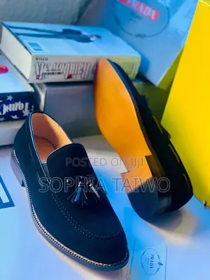 Men Classic Suede Shoe