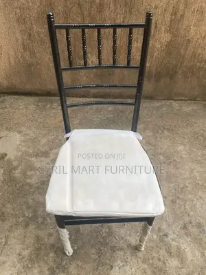 Chivalry Chair Black With Seat Pad