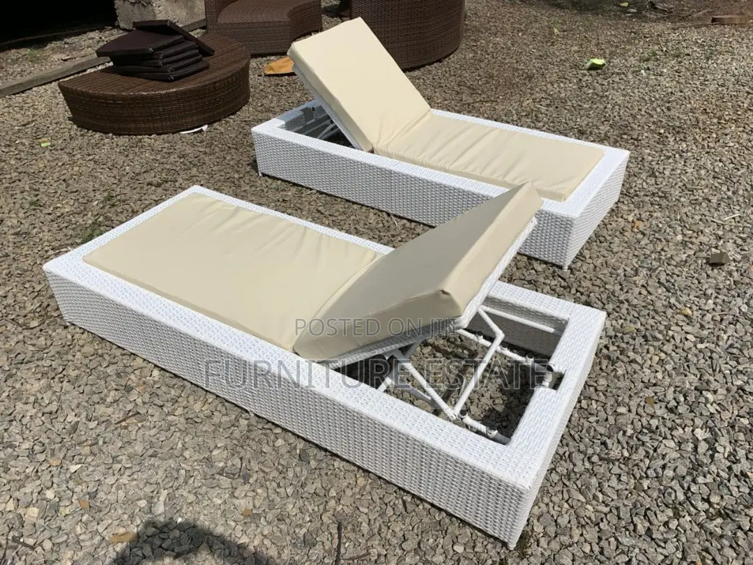 Outdoor Poolside Lounge Bed