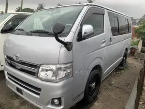 Toyota HiAce 2013 Silver