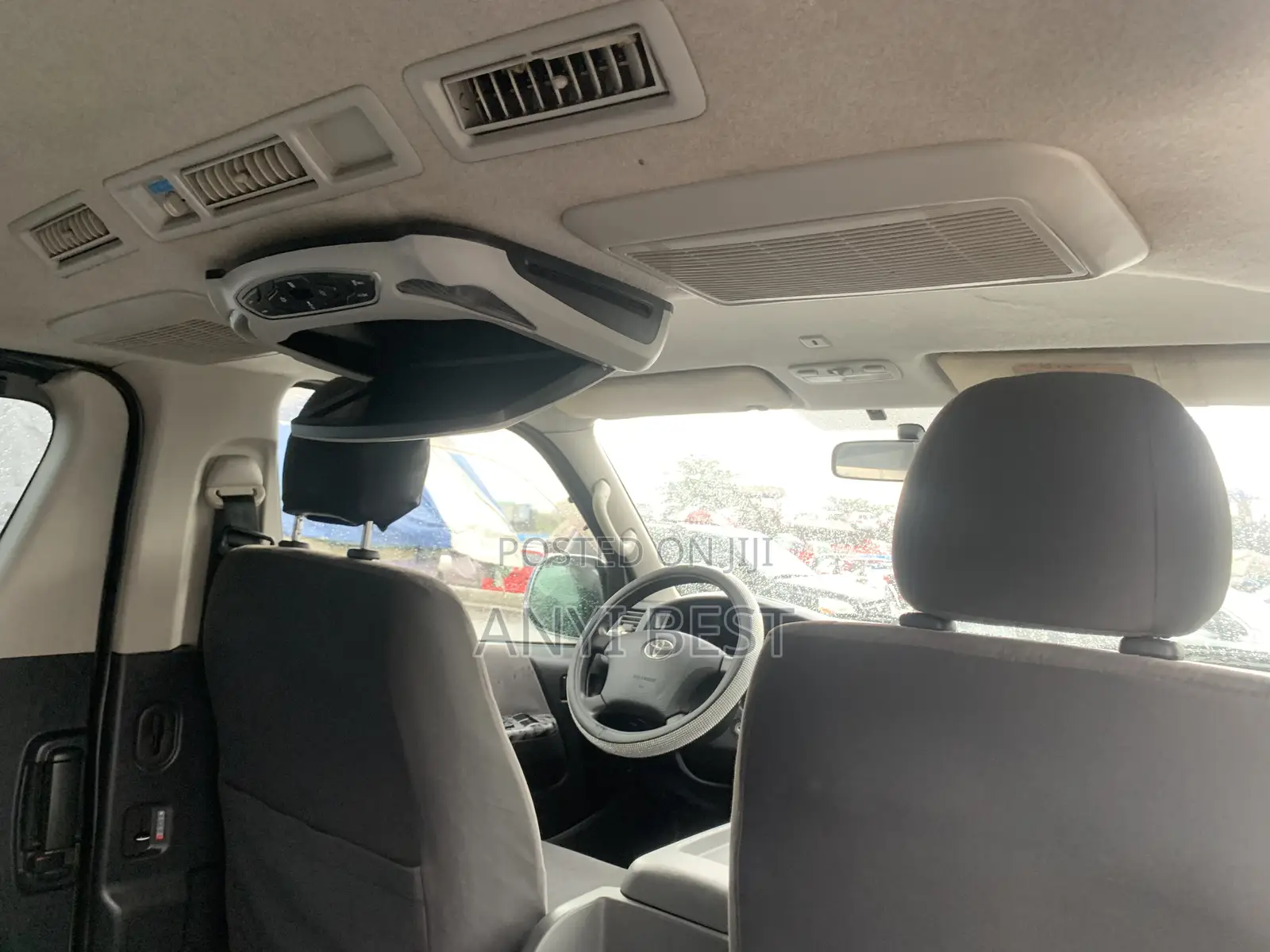 Toyota HiAce 2013 Silver