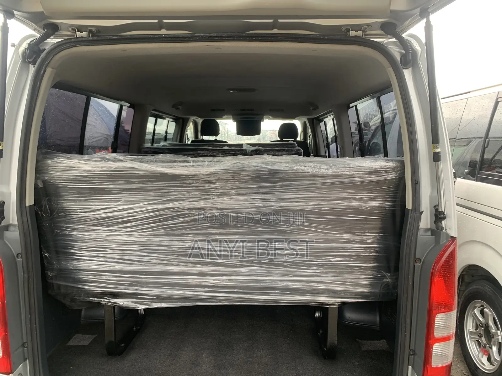 Toyota HiAce 2013 Silver
