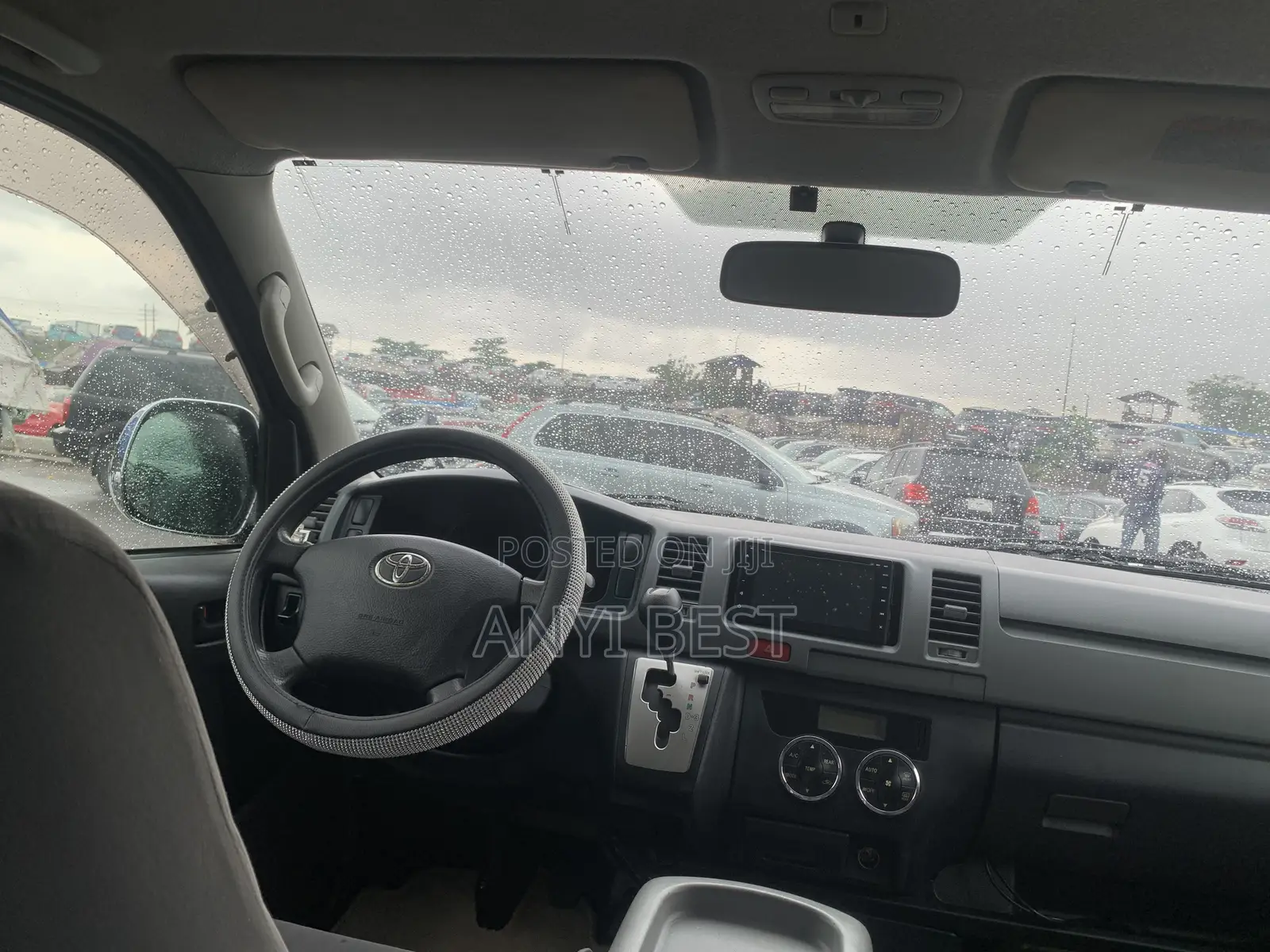 Toyota HiAce 2013 Silver