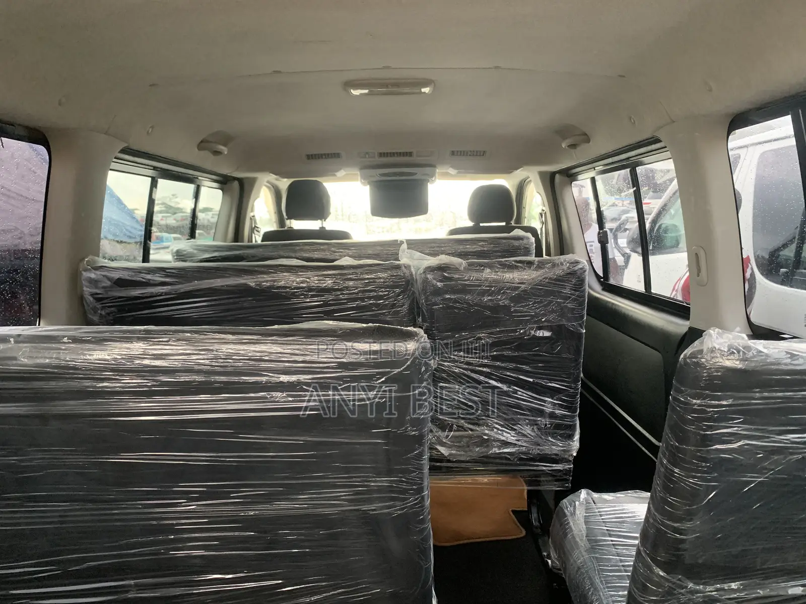Toyota HiAce 2013 Silver