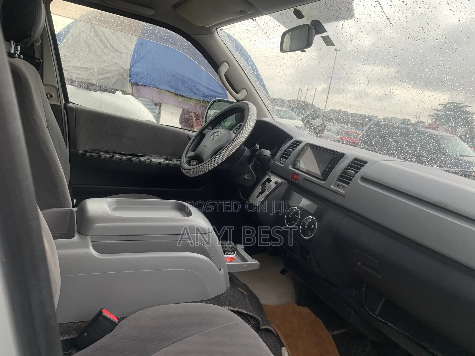 Toyota HiAce 2013 Silver
