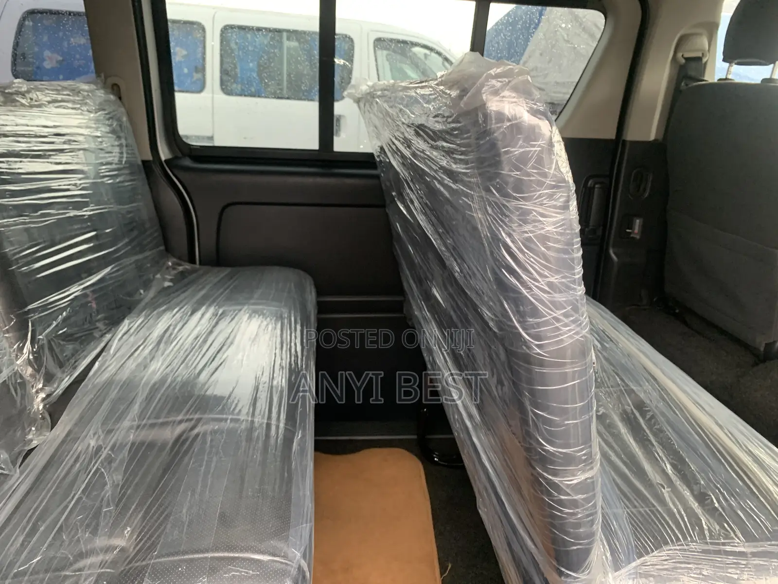 Toyota HiAce 2013 Silver