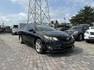 Toyota Camry SE 4dr Sedan (2.5L 4cyl 6A) 2013 Black