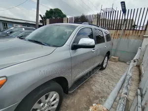 Toyota Sequoia Platinum 4dr SUV 4WD (5.7L 8cyl 6A) 2009 Silver
