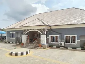 4bdrm Bungalow in Calabar for sale