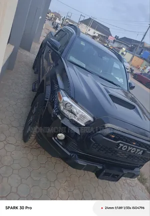 Toyota Tacoma 2018 Black