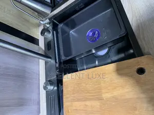 Smart Kitchen Sink With 2 Control Buttons