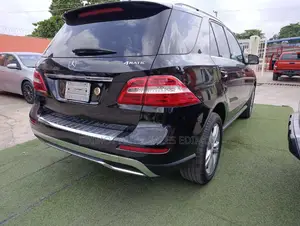 Mercedes-Benz M Class ML350 4dr SUV (3.5L 6cyl 7A) 2014 Black