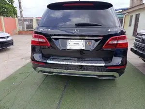 Mercedes-Benz M Class ML350 4dr SUV (3.5L 6cyl 7A) 2014 Black