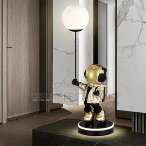 Plating Golden Large Astronaut Design