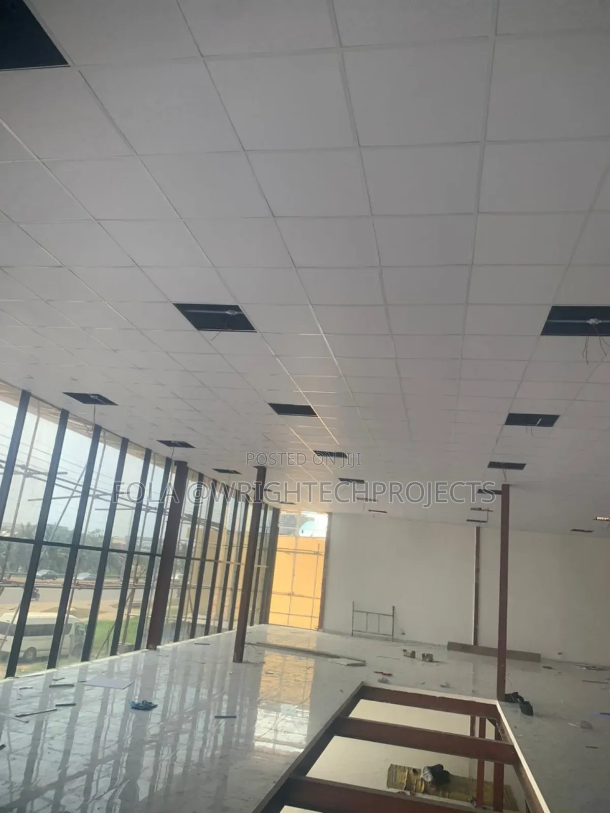 Suspended Ceiling With Grids