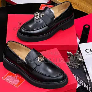 Original Luxury Men's Leather Shoes Valentino Available