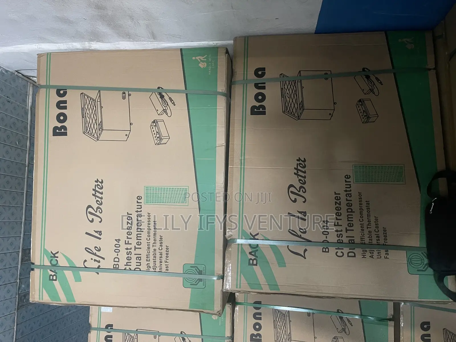 Bona Freezer Ac/Dc 318l