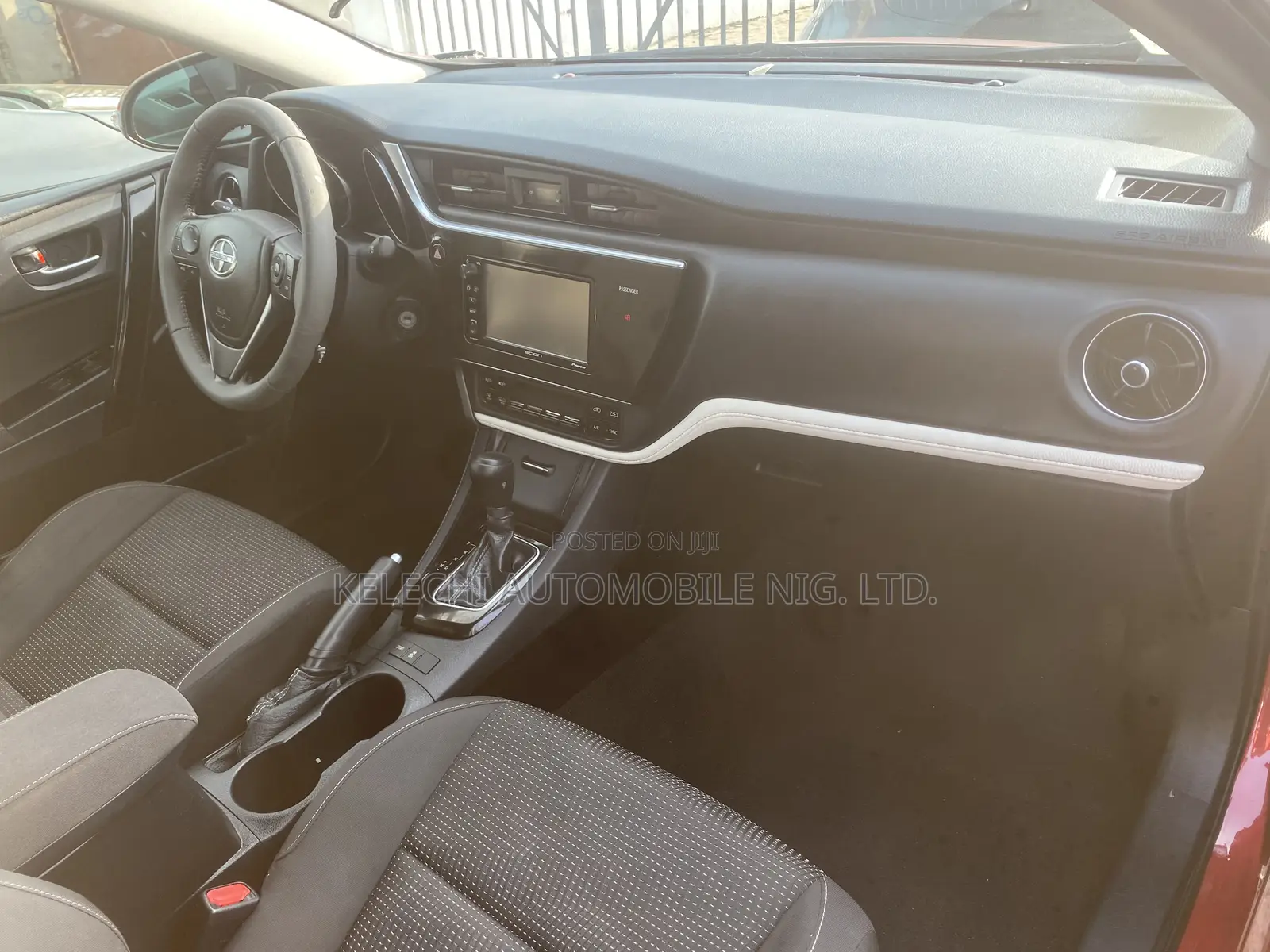 Scion iM Base 2016 Red