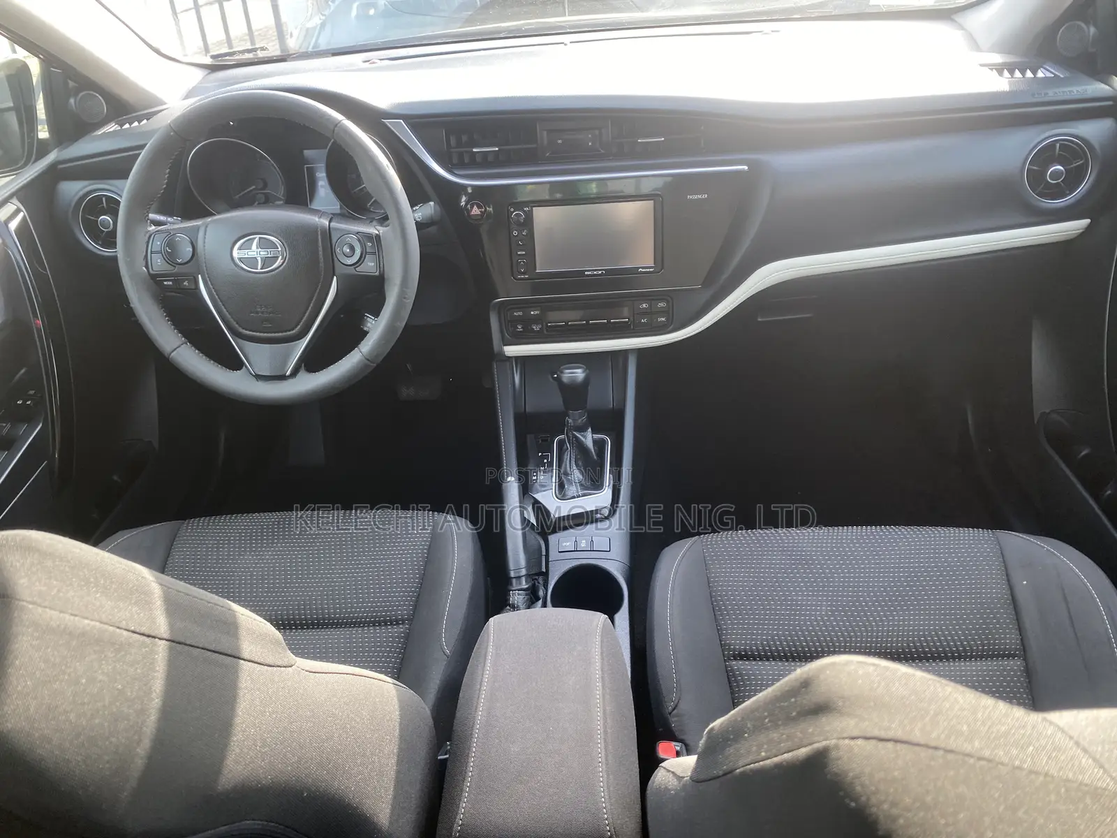 Scion iM Base 2016 Red