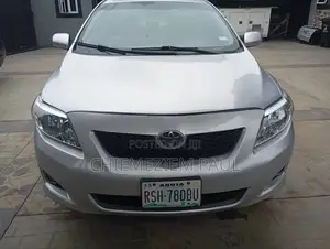 Toyota Corolla 2010 Silver