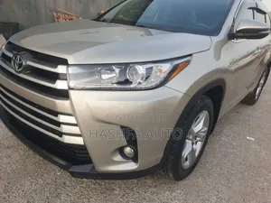 Toyota Highlander 2015 Gold