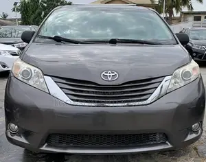 Toyota Sienna XLE 8 Passenger 2011 Gray