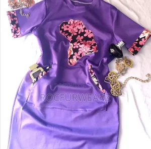 Photo - Female Short Gown
