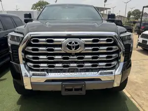 Toyota Tundra 2022 Brown