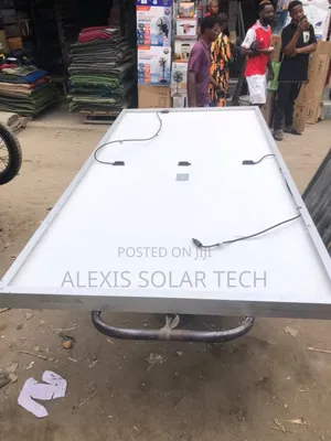 550w 144cells Half Cut Solar Panel