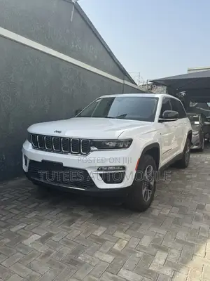 Photo - Jeep Grand Cherokee 2024 White