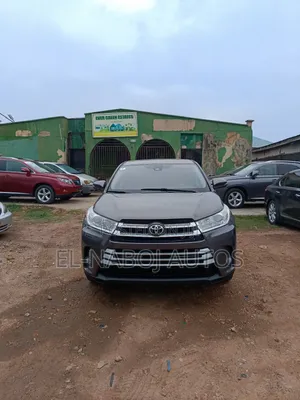 Toyota Highlander LE 2019 Gray