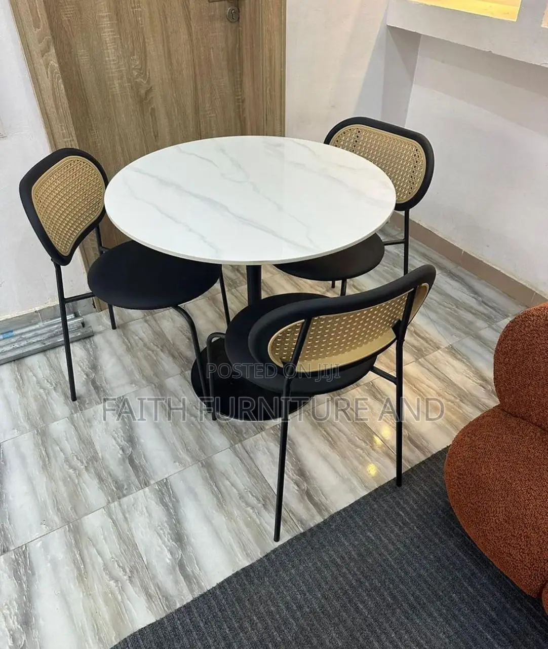 3 Seaters Dining Table for Home
