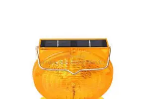 Solar Flashing Warning Lights Are Mainly Used in Front of Ro