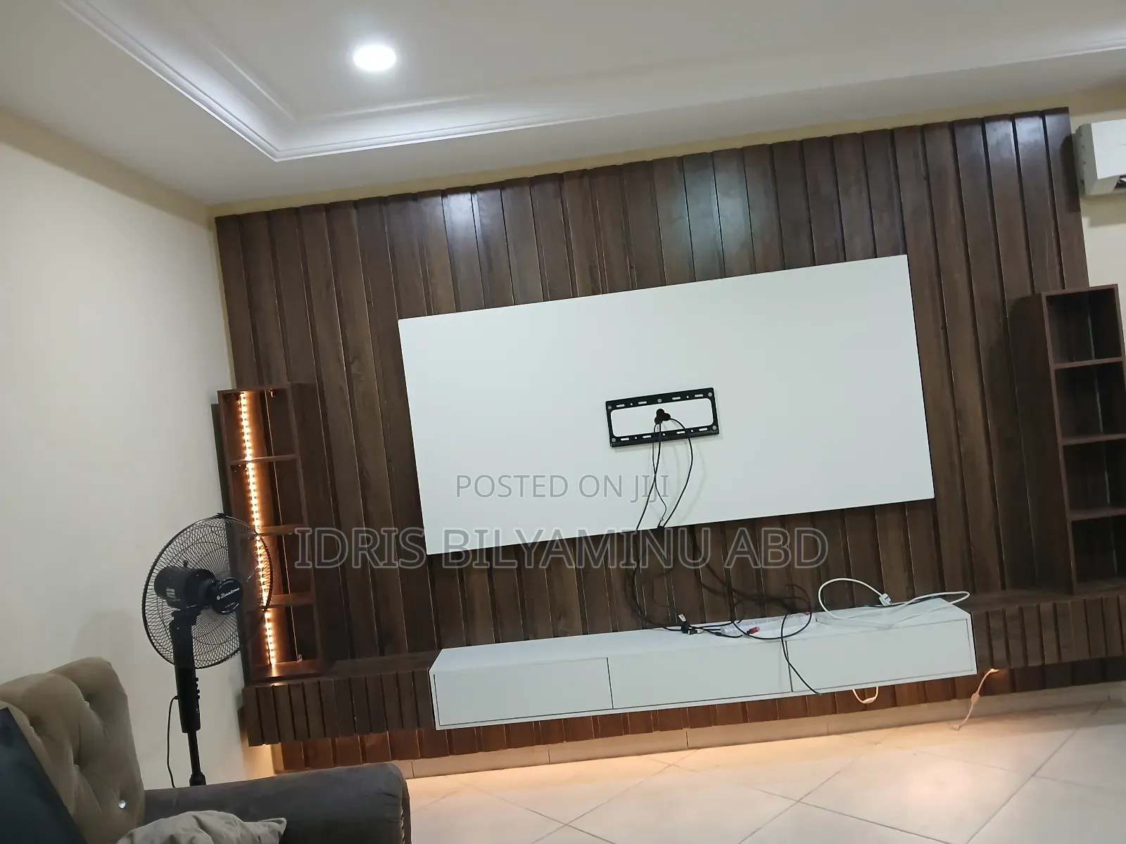 A Classic Tv Console Done and Dusted،