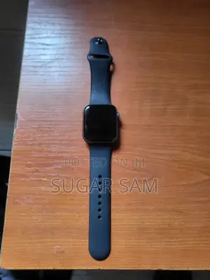 Photo - Uk Used Iwatch Series 4 44mm (Apple Iwatch)