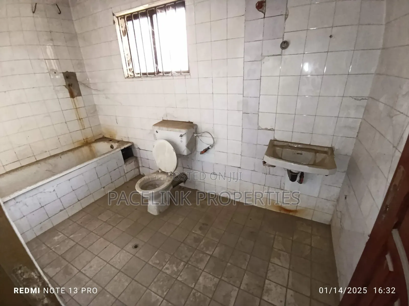 5bdrm Duplex in Gowon Estate, Ipaja Road for sale