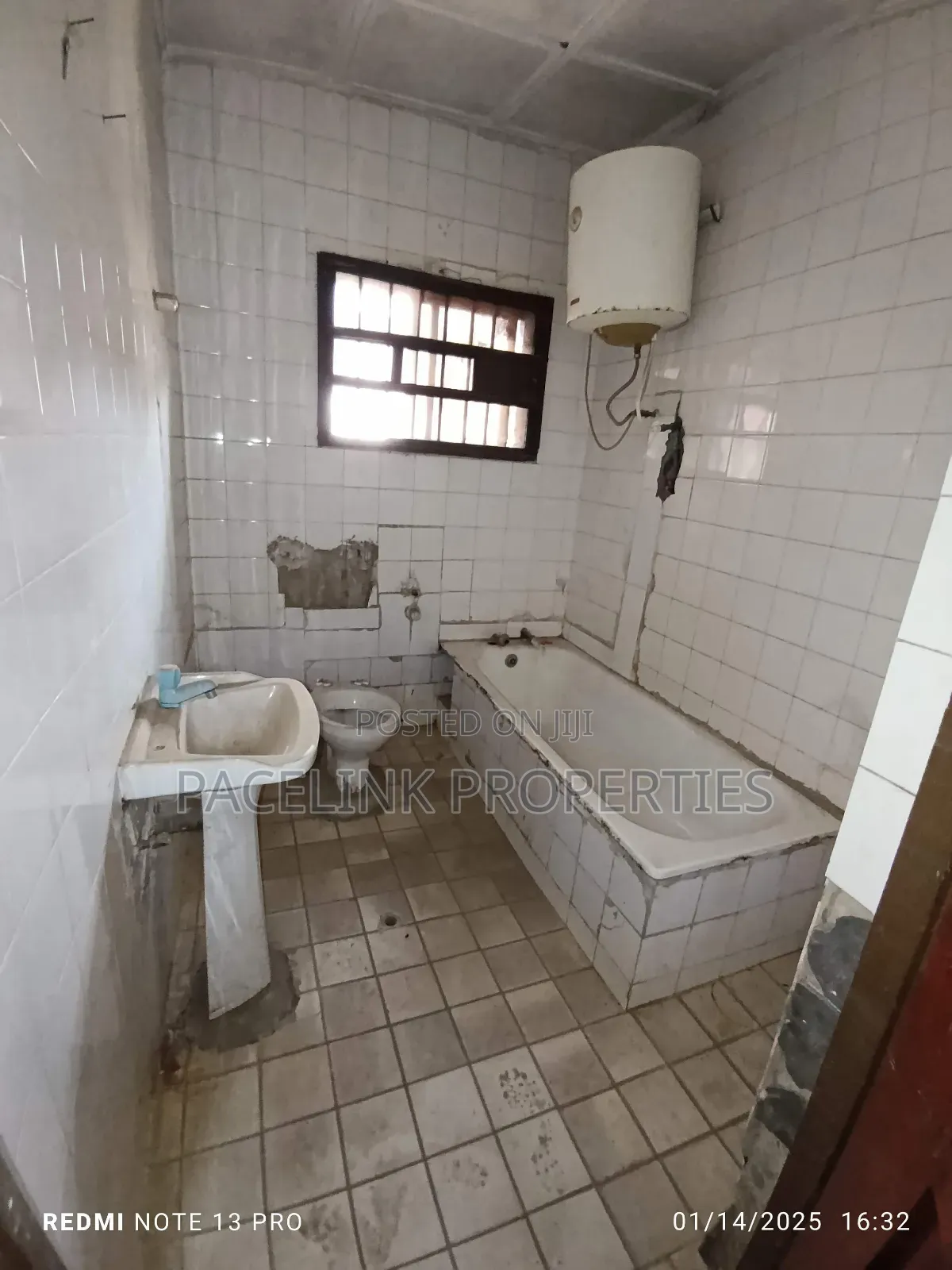 5bdrm Duplex in Gowon Estate, Ipaja Road for sale