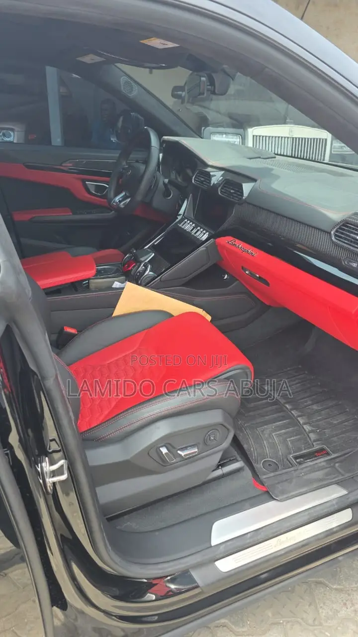 Lamborghini Urus 2021 Black