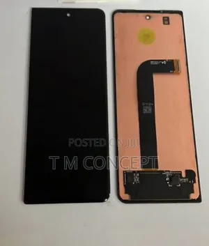 Photo - Samsung Galaxy Fold 4 Outer Screen