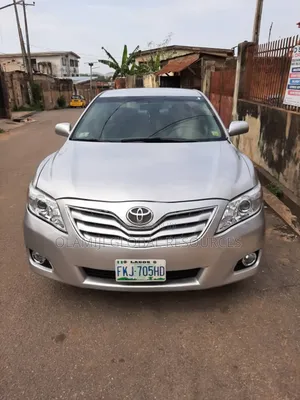 Toyota Camry 2010 Silver