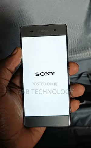 Photo - Sony Xperia XA 16 GB Gray