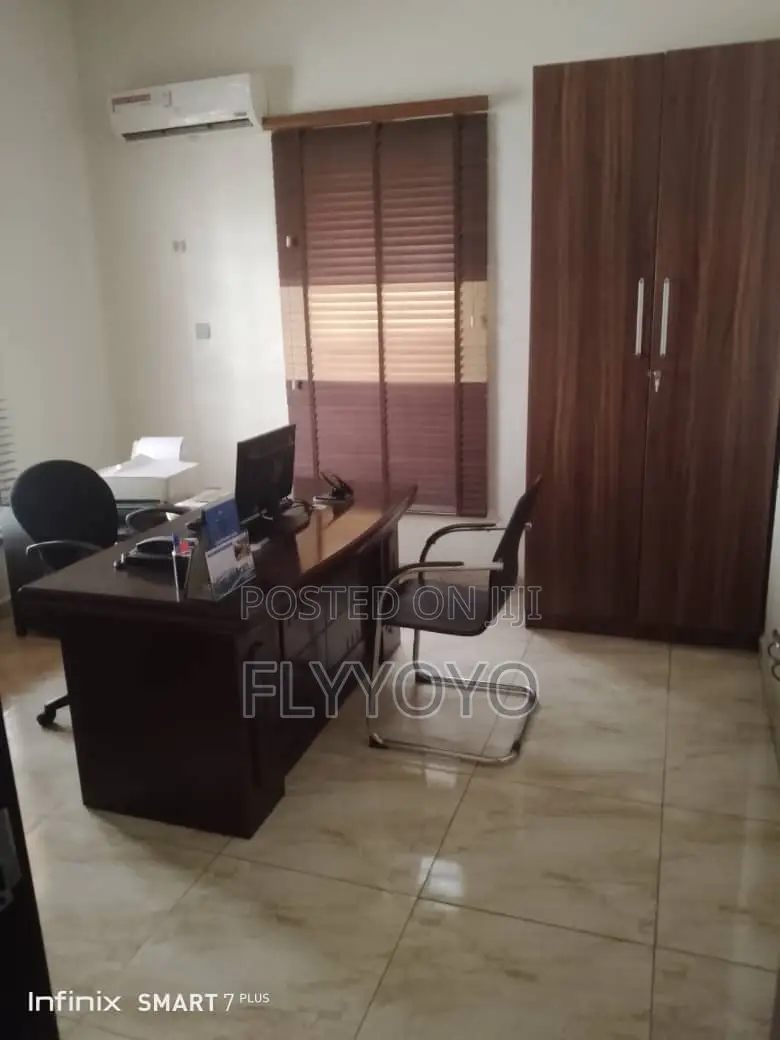 Shared Office Space to Let