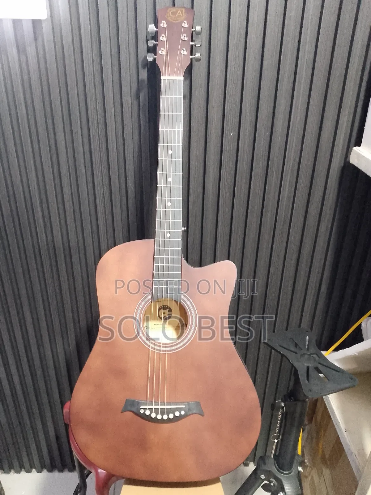 Classic Audio 38 Box Guitar With Iron Turner