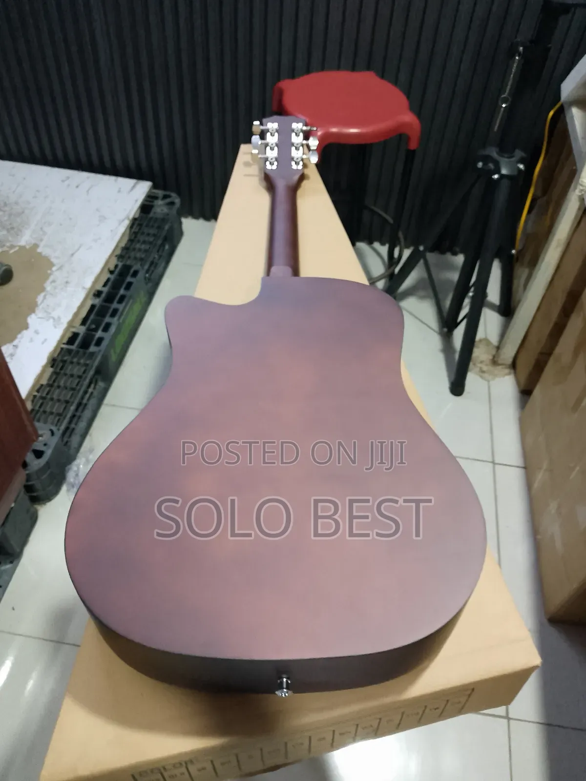 Classic Audio 38 Box Guitar With Iron Turner