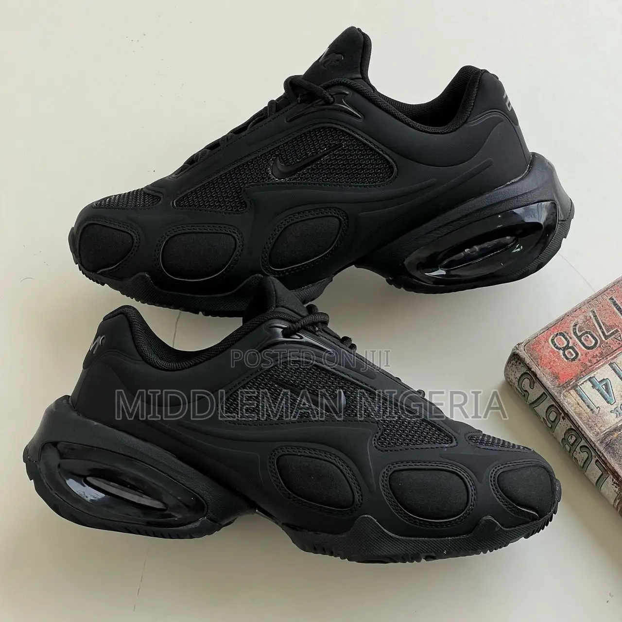 Nike Airmax Muse Sneakers