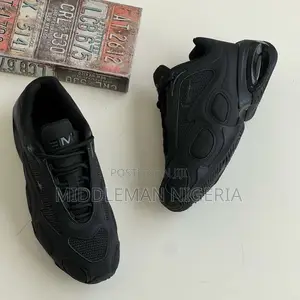 Nike Airmax Muse Sneakers