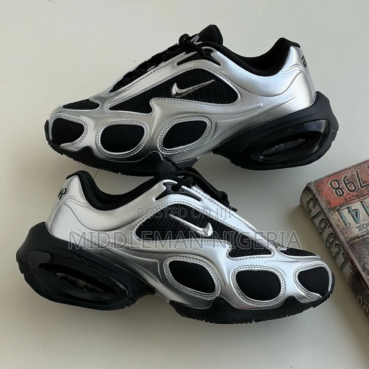 Nike Airmax Muse Sneakers