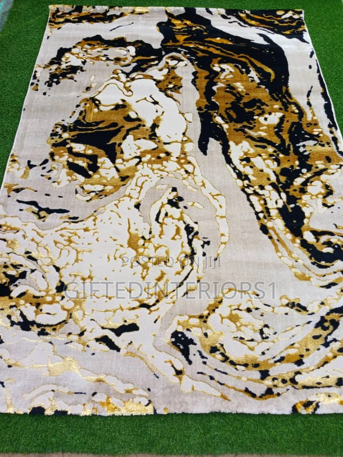 4 by 6 Center Rug