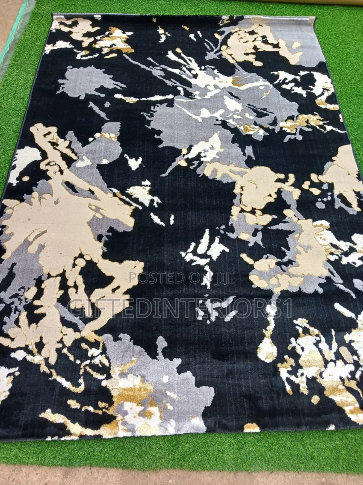 4 by 6 Center Rug